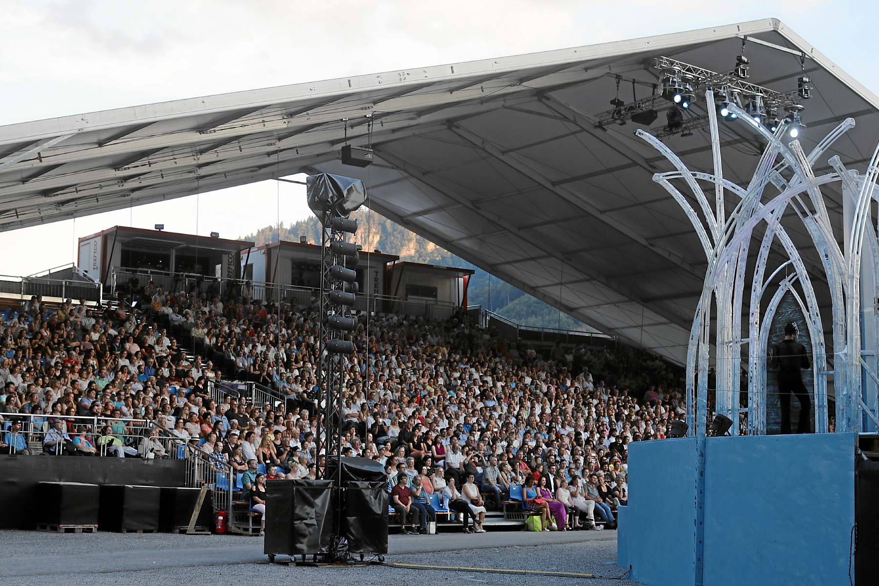 Bender Tribünen, Bühnen und Stadien für Kultur Veranstaltungen Events432